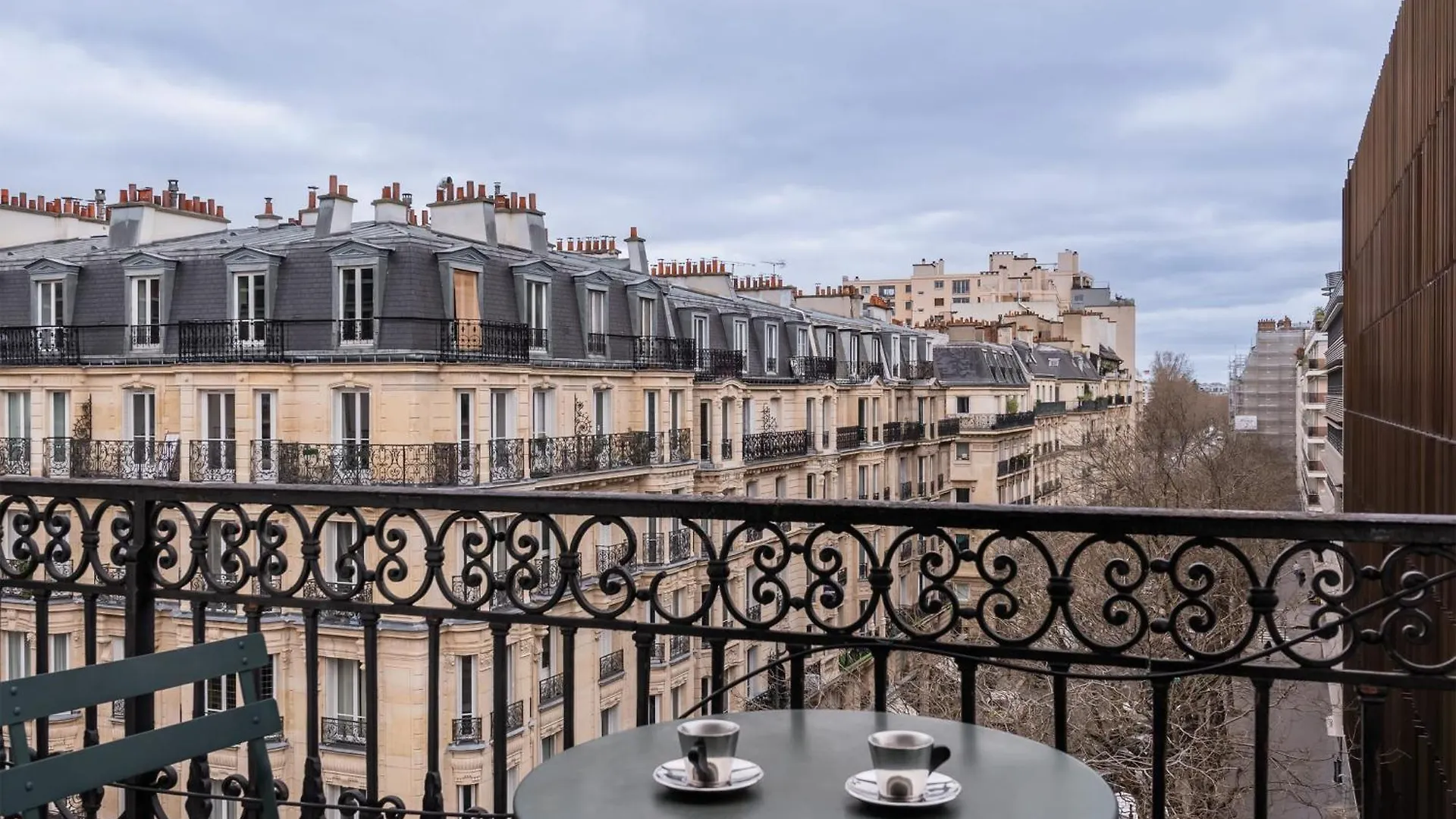 Apartment Appartement Guersant - Welkeys Paris France
